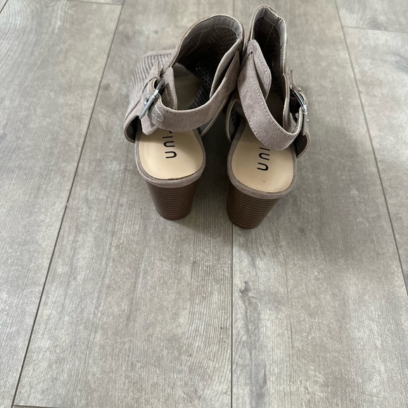 UNISA Gray Casual Open Toe Ankle Booties Sandals UnoPalo Womens Size 10 - Picture 5 of 8